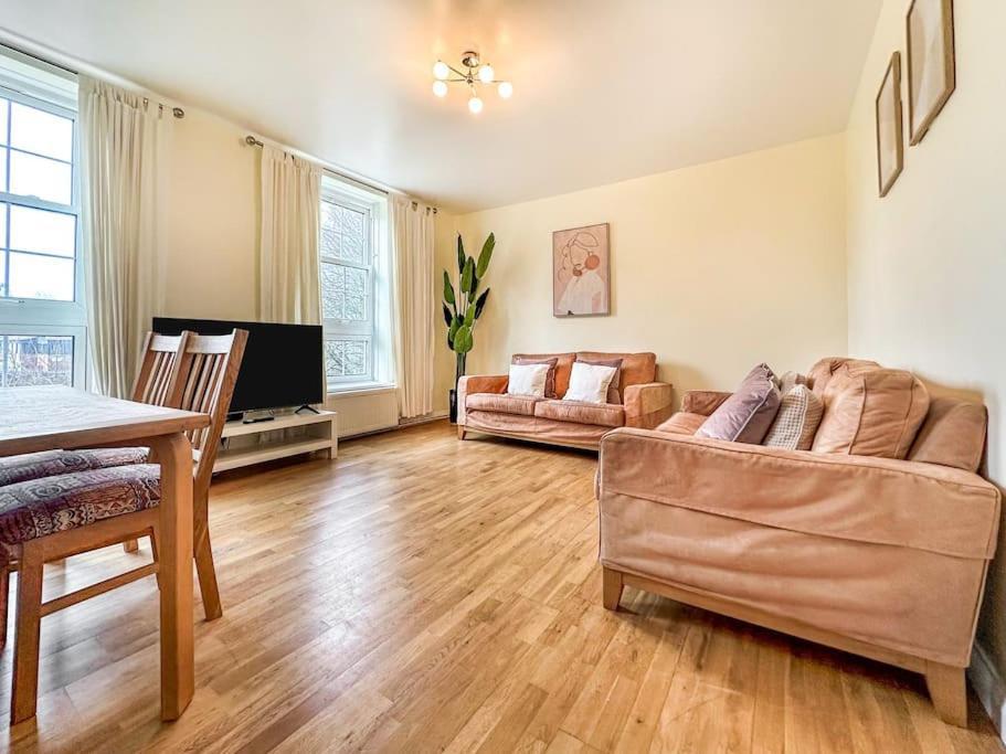 Spacious 4 Bed Flat Near London 02 Arena Greenwich Exterior photo