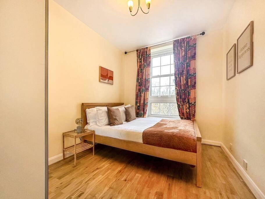 Spacious 4 Bed Flat Near London 02 Arena Greenwich Exterior photo